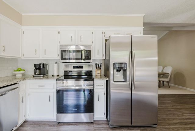 11924 Pleasant Forest Dr, Little Rock, AR 72212