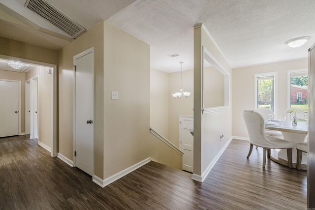 11924 Pleasant Forest Dr, Little Rock, AR 72212