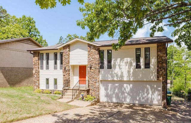 11924 Pleasant Forest Dr, Little Rock, AR 72212