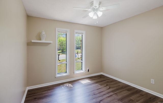 11924 Pleasant Forest Dr, Little Rock, AR 72212