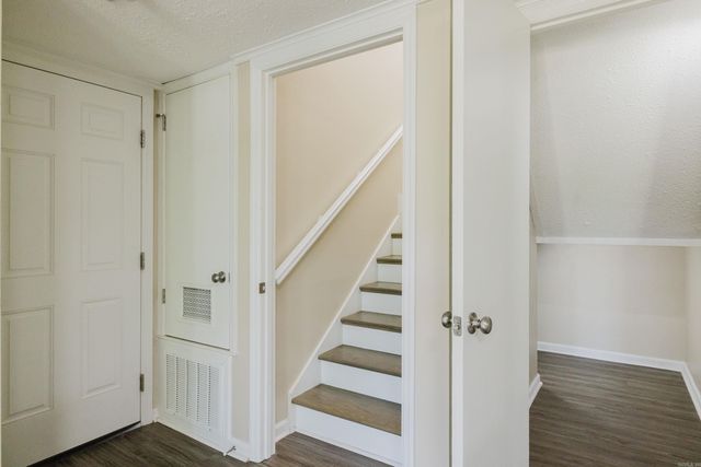 11924 Pleasant Forest Dr, Little Rock, AR 72212