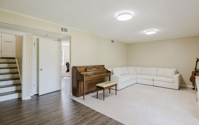 11924 Pleasant Forest Dr, Little Rock, AR 72212