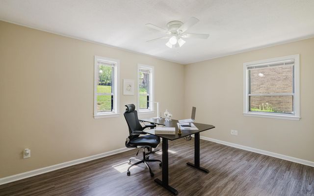 11924 Pleasant Forest Dr, Little Rock, AR 72212