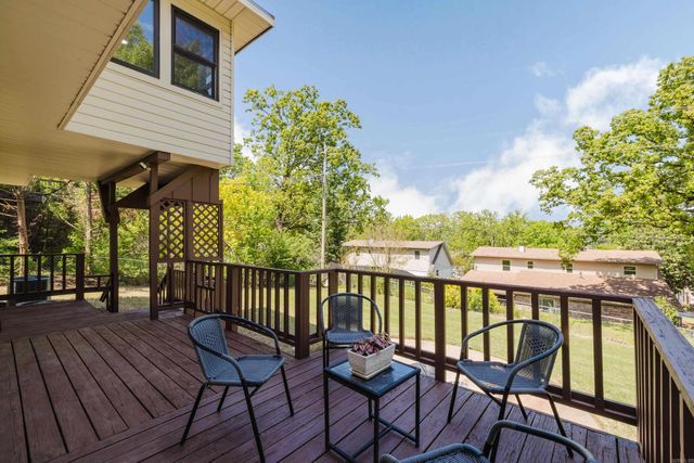 11924 Pleasant Forest Dr, Little Rock, AR 72212