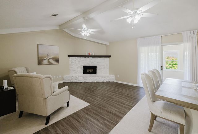 11924 Pleasant Forest Dr, Little Rock, AR 72212