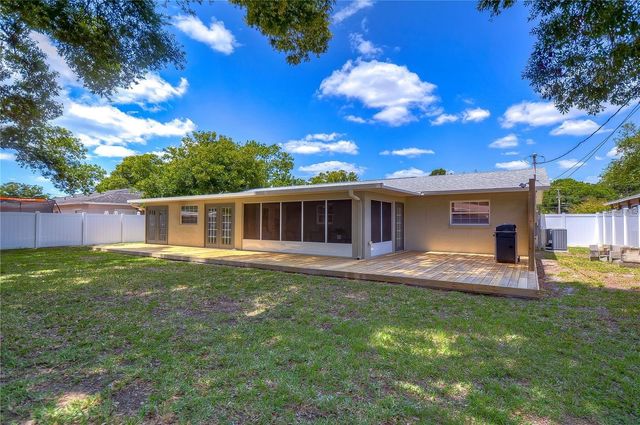 5600 30TH AVENUE N, St Petersburg, FL 33710