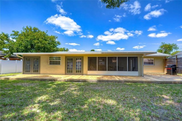 5600 30TH AVENUE N, St Petersburg, FL 33710