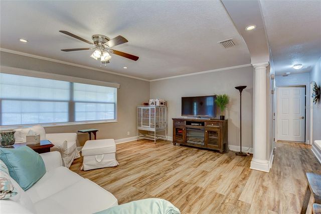 5600 30TH AVENUE N, St Petersburg, FL 33710