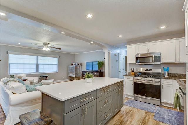 5600 30TH AVENUE N, St Petersburg, FL 33710