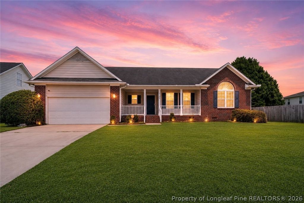 4122 Edward E Maynor Drive, Hope Mills, NC 28348