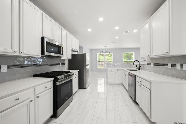 1459 Pecan Grove Ave, Zachary, LA 70791
