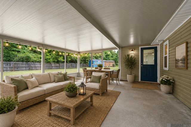 1459 Pecan Grove Ave, Zachary, LA 70791