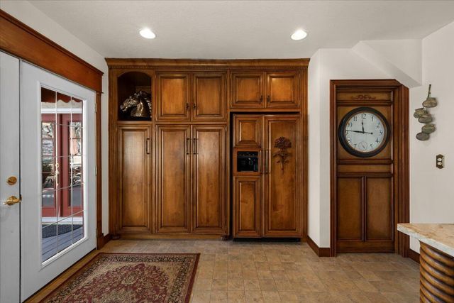 1711 E Main Street, Medford, OR 97504
