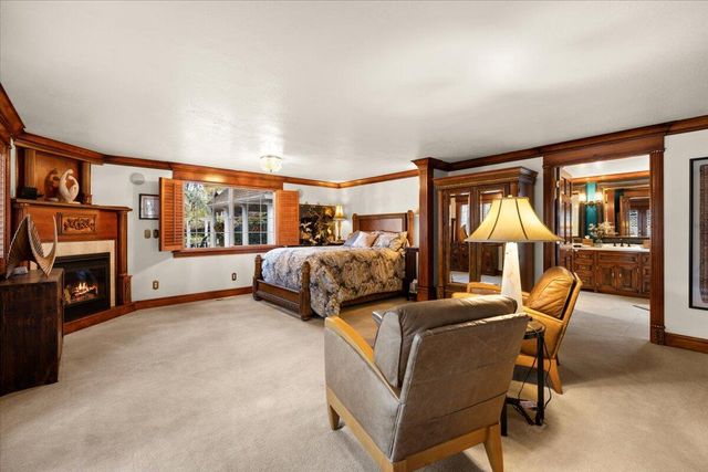 1711 E Main Street, Medford, OR 97504