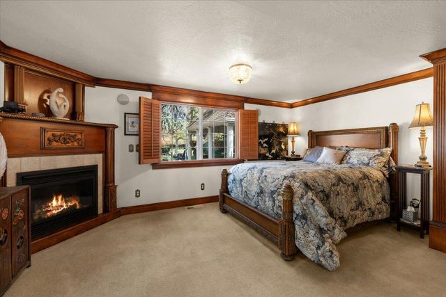 1711 E Main Street, Medford, OR 97504
