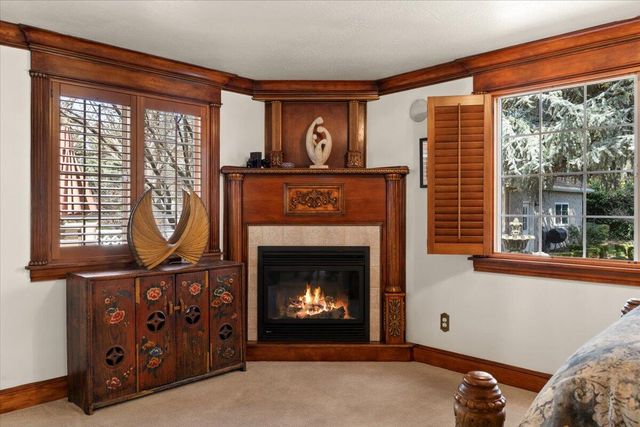 1711 E Main Street, Medford, OR 97504