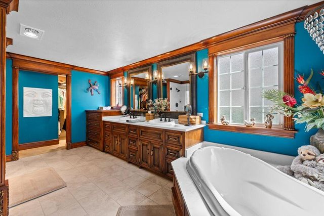 1711 E Main Street, Medford, OR 97504