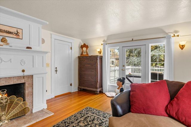 1711 E Main Street, Medford, OR 97504