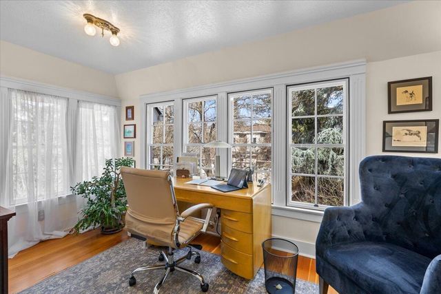 1711 E Main Street, Medford, OR 97504