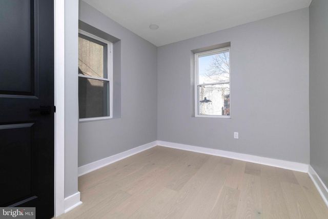 1725 W THOMPSON ST, Philadelphia, PA 19121