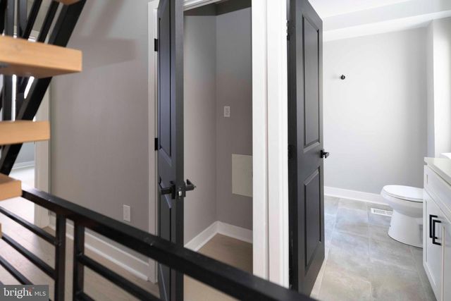 1725 W THOMPSON ST, Philadelphia, PA 19121