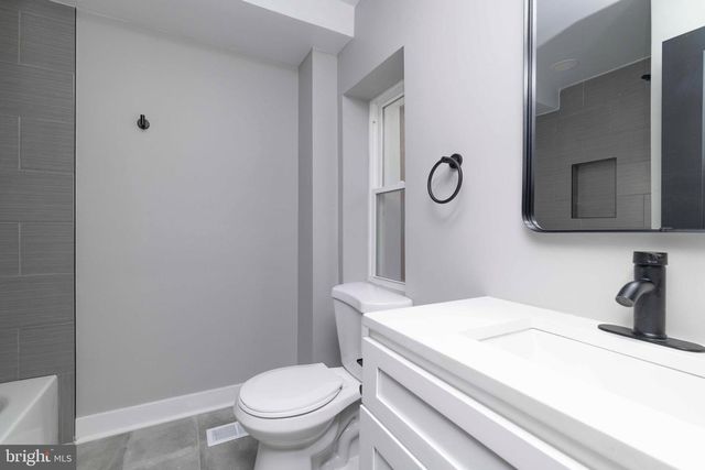 1725 W THOMPSON ST, Philadelphia, PA 19121