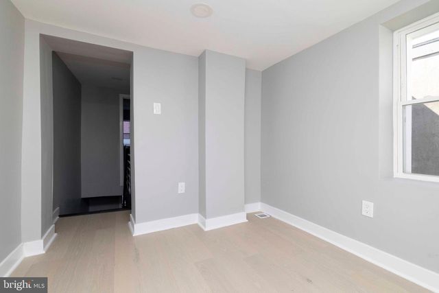 1725 W THOMPSON ST, Philadelphia, PA 19121