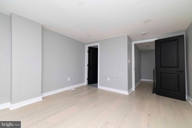 1725 W THOMPSON ST, Philadelphia, PA 19121