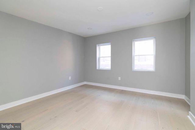 1725 W THOMPSON ST, Philadelphia, PA 19121