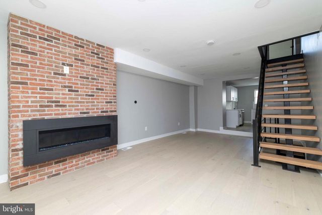 1725 W THOMPSON ST, Philadelphia, PA 19121