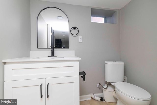 1725 W THOMPSON ST, Philadelphia, PA 19121