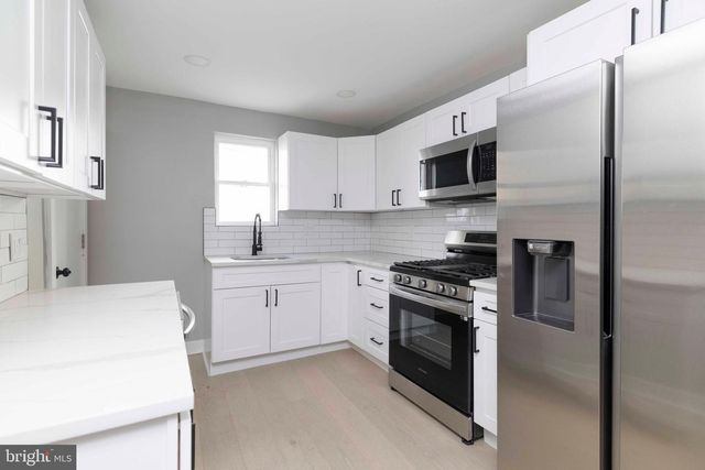 1725 W THOMPSON ST, Philadelphia, PA 19121