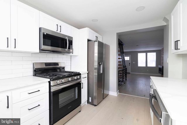 1725 W THOMPSON ST, Philadelphia, PA 19121