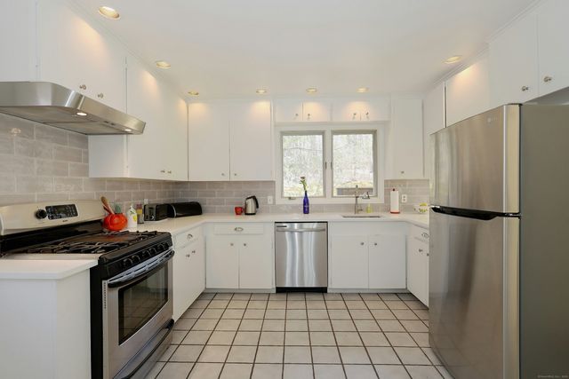 45 Wayside Lane, Redding, CT 06896