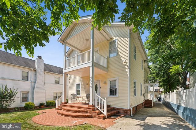 2034 S SHIRLINGTON RD, Arlington, VA 22204