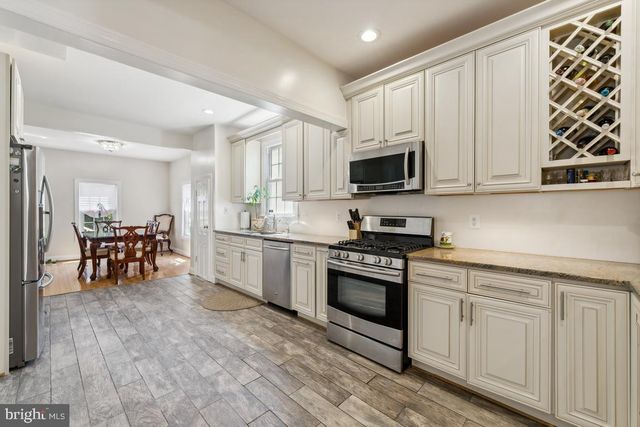 2034 S SHIRLINGTON RD, Arlington, VA 22204