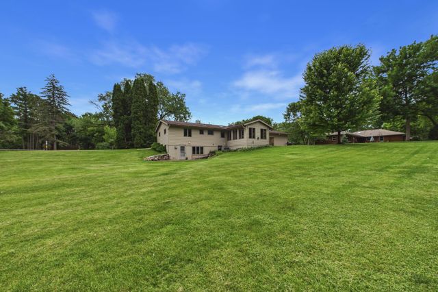 2918 Oakland Road, Hopkins, MN 55305