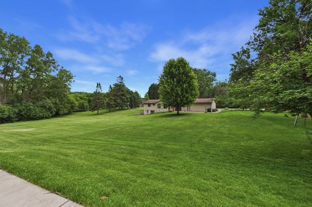 2918 Oakland Road, Hopkins, MN 55305