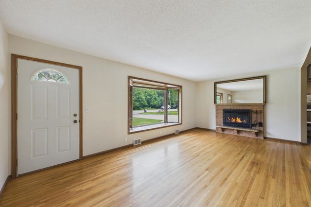 2918 Oakland Road, Hopkins, MN 55305