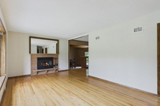 2918 Oakland Road, Hopkins, MN 55305
