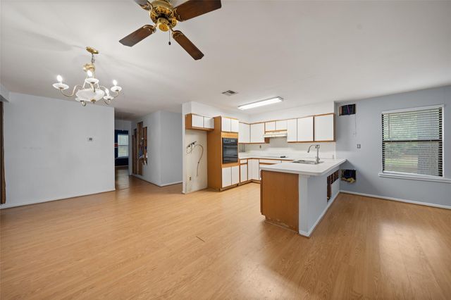 6071 County Road 448, Navasota, TX 77868