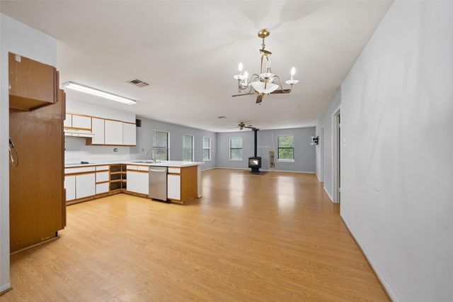 6071 County Road 448, Navasota, TX 77868