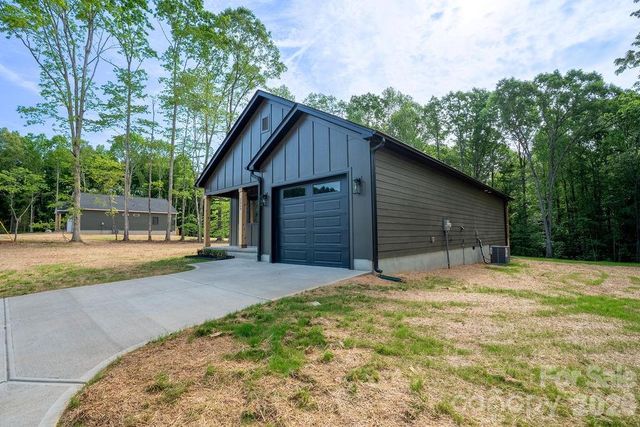 2424 Puetts Chapel Road, Bessemer City, NC 28016