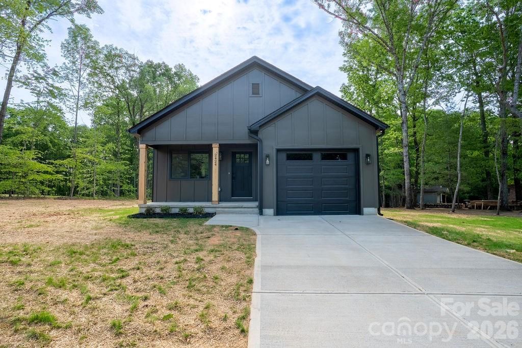 2424 Puetts Chapel Road, Bessemer City, NC 28016