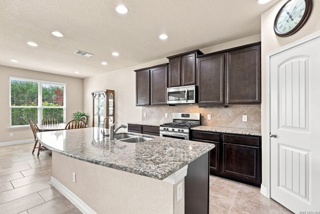 2867 Vista Pkwy, New Braunfels, TX 78130