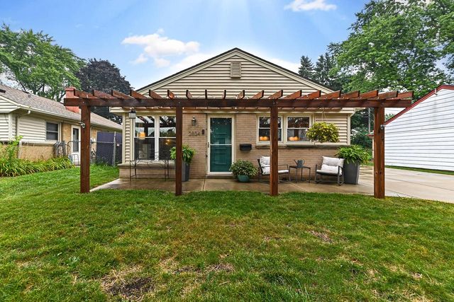 2834 S 57th STREET, Milwaukee, WI 53219
