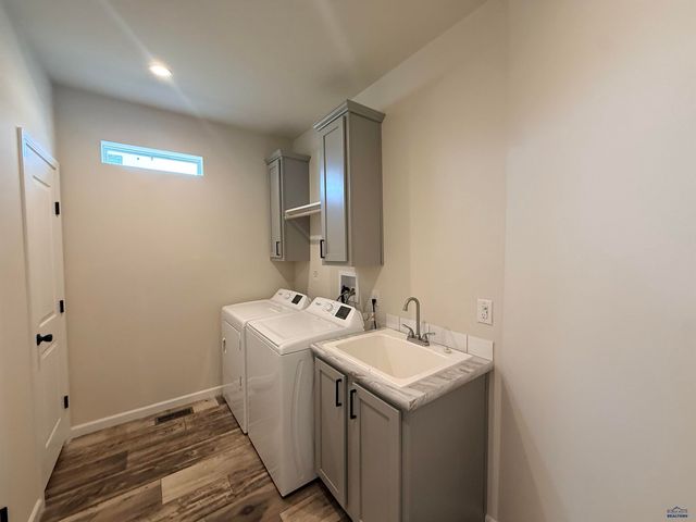 1661.143 E PHILADELPHIA, Rapid City, SD 57703