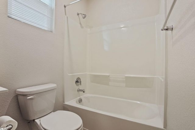 1863 Lateral Ave, Manteca, CA 95337