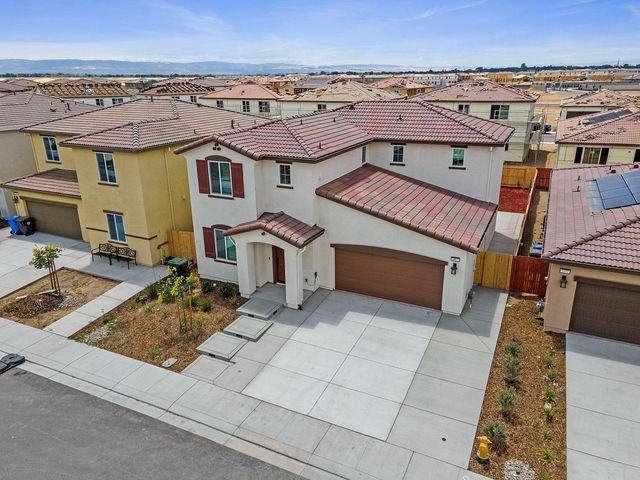 1863 Lateral Ave, Manteca, CA 95337