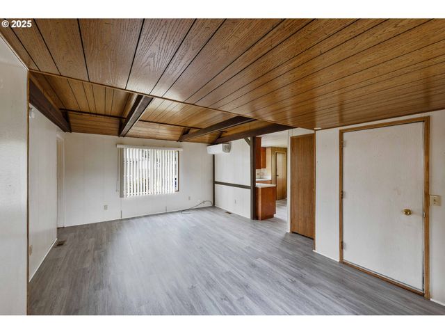 63541 Flower Rd, Coos Bay, OR 97420
